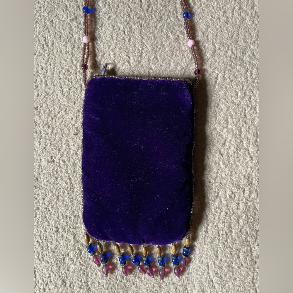 One of a kind, velvet beaded pouch - Picture 4 of 6